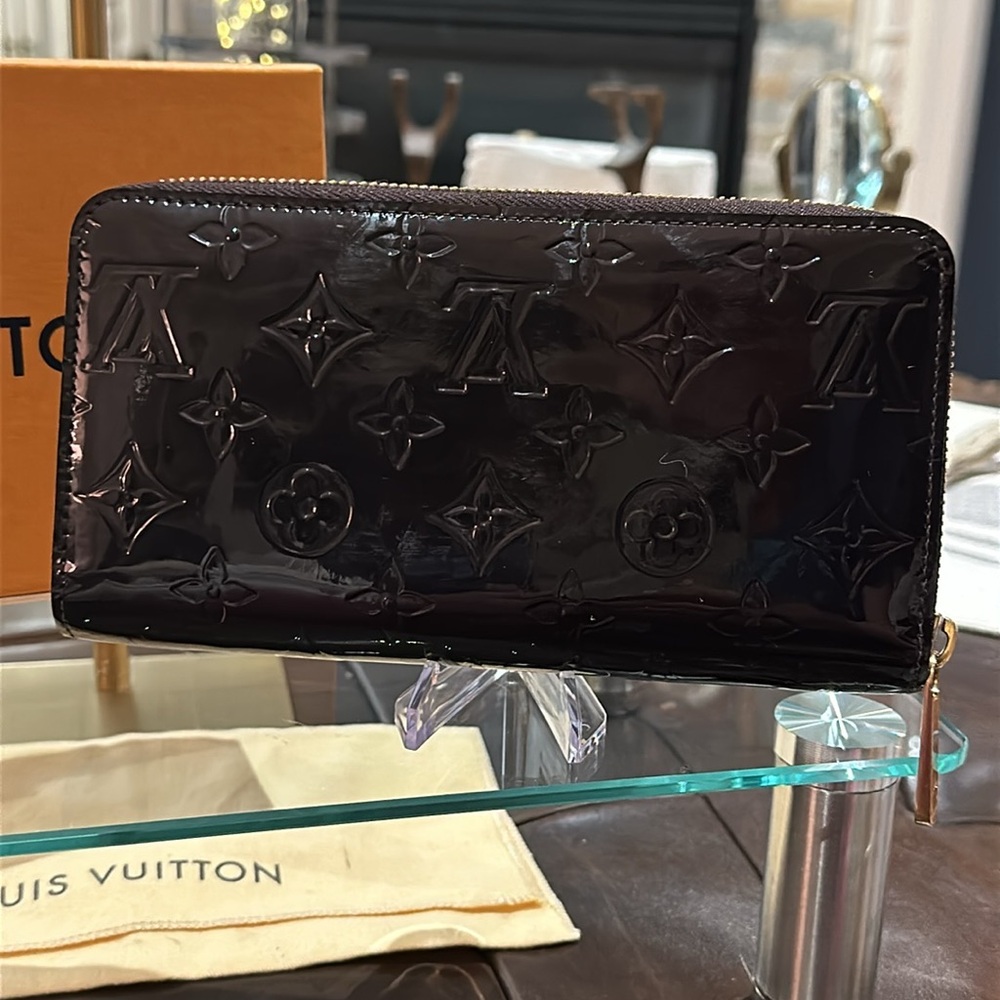 Authentic Louis Vuitton Vernis Continental Long Zip Wallet in Aubergine Purple - Picture 3 of 16